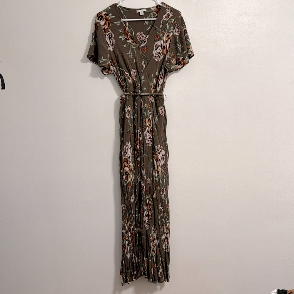 Used taupe flower maxi dress size xl